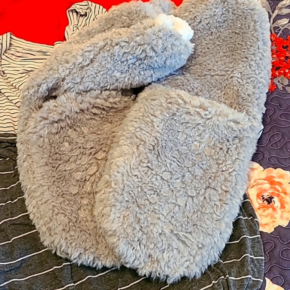 Slippers....socks? - Picture 1 of 4